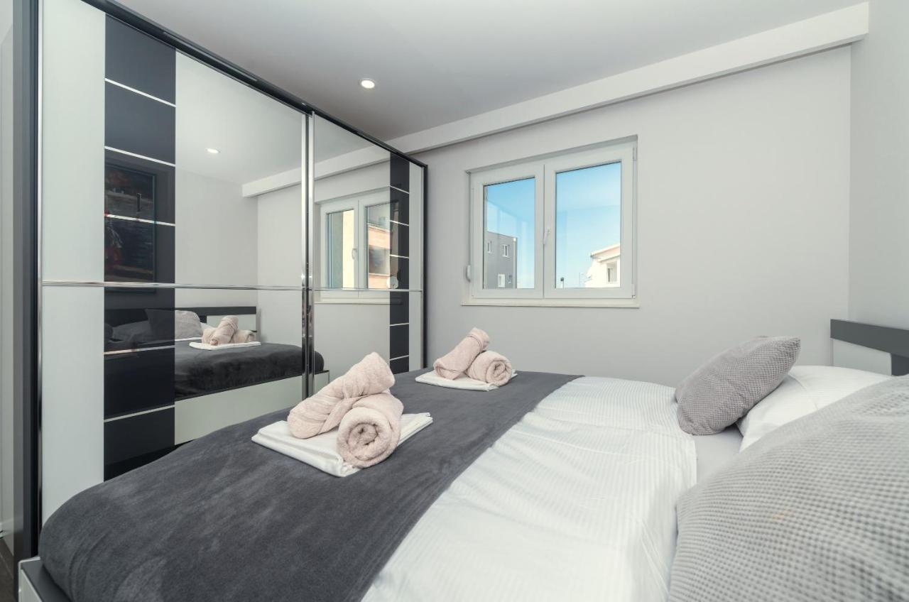 Luxury Apartment Purple Summer Sea View Makarska Exteriör bild